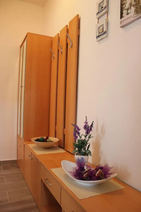 Apartmani Polonijo Nada Krk Town Apartment